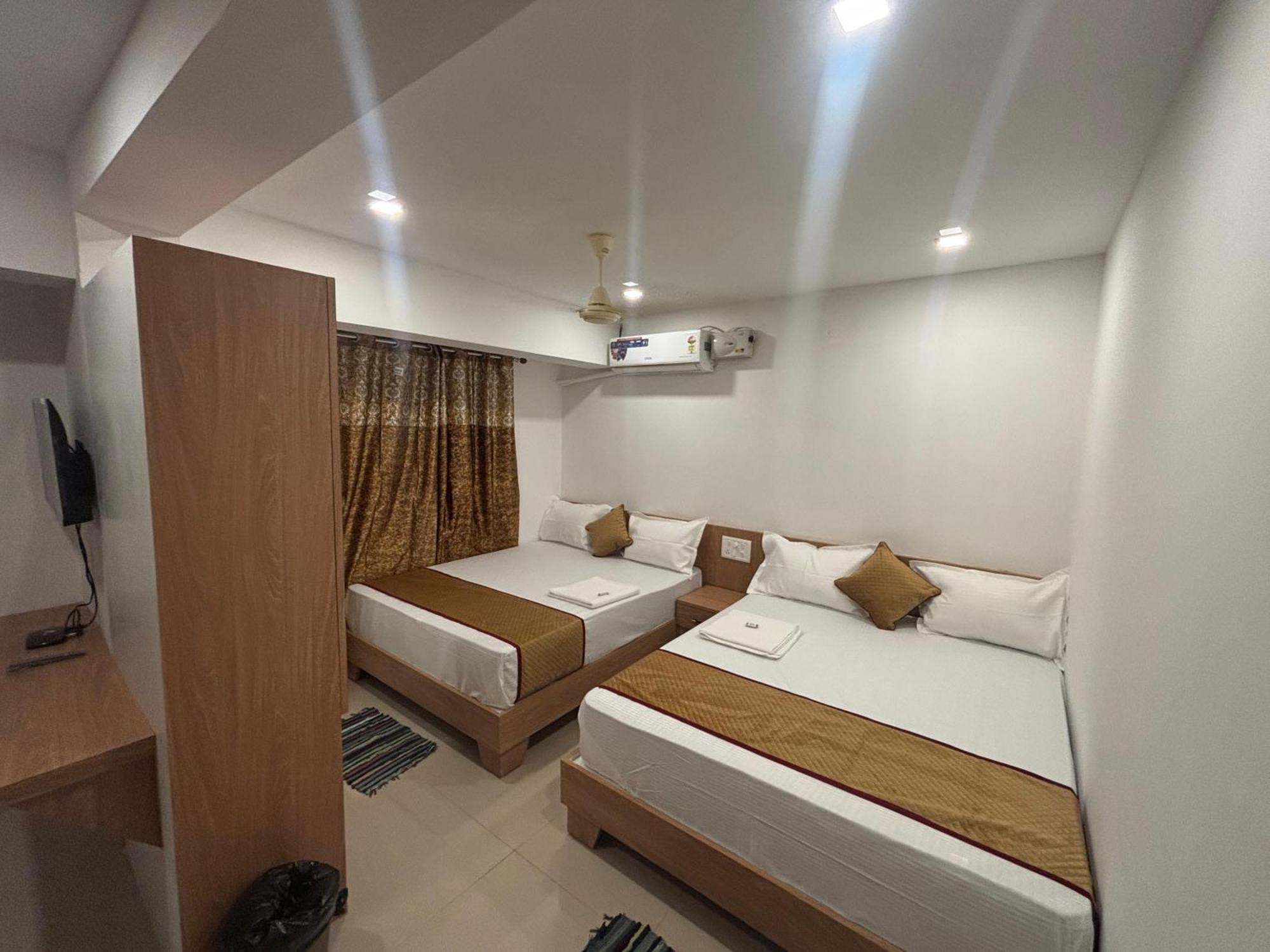 Classic Comfort Lodge Mangalore Buitenkant foto