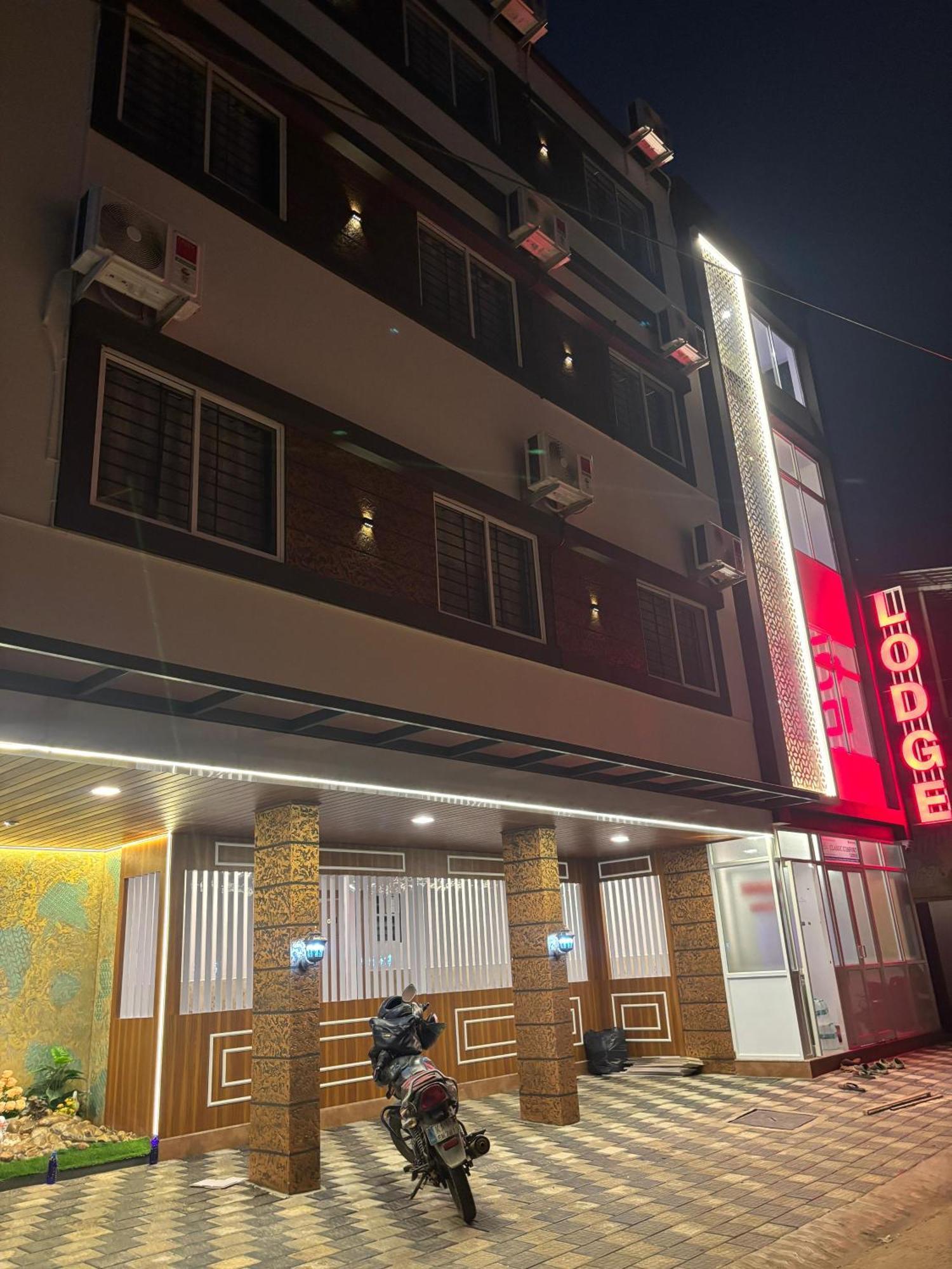 Classic Comfort Lodge Mangalore Buitenkant foto