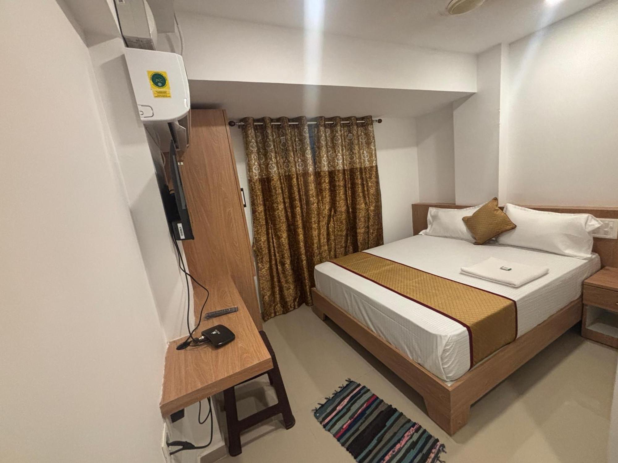 Classic Comfort Lodge Mangalore Buitenkant foto