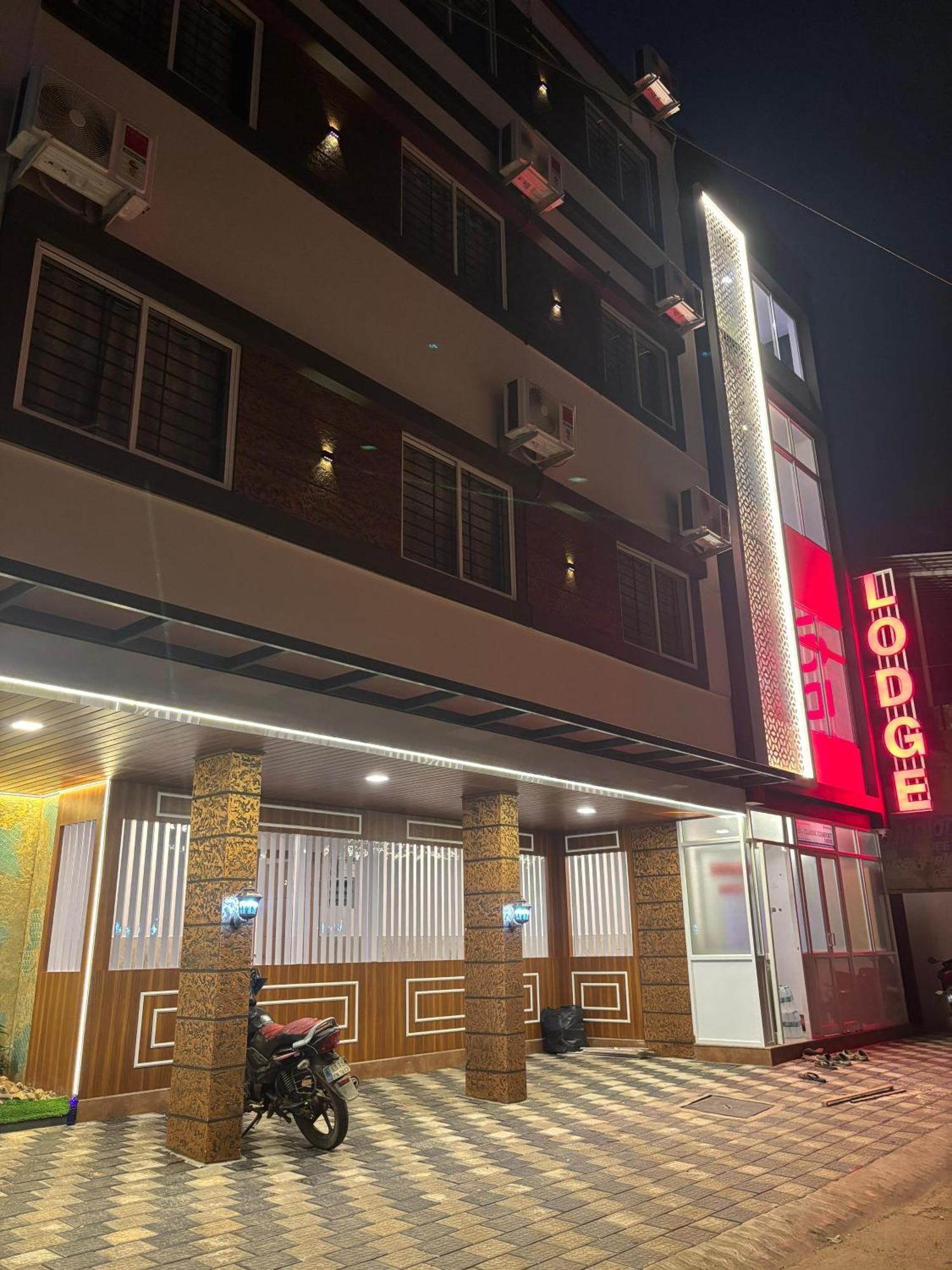 Classic Comfort Lodge Mangalore Buitenkant foto