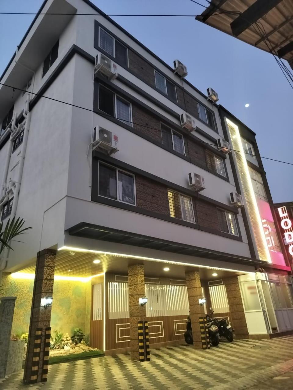 Classic Comfort Lodge Mangalore Buitenkant foto