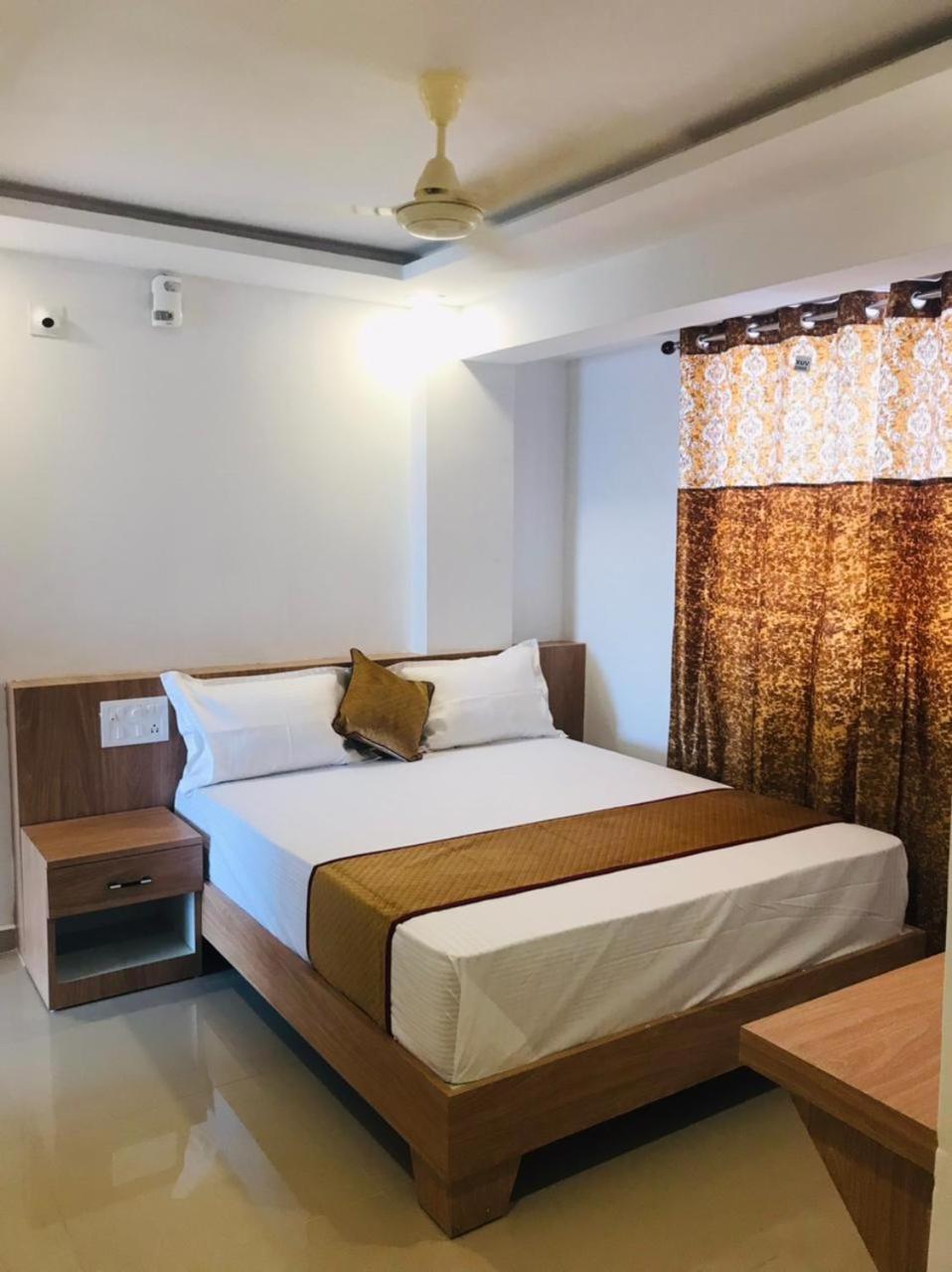 Classic Comfort Lodge Mangalore Buitenkant foto